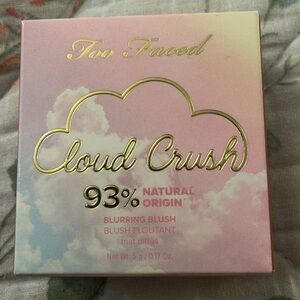 Too Faced Cloud Crush blurring blush